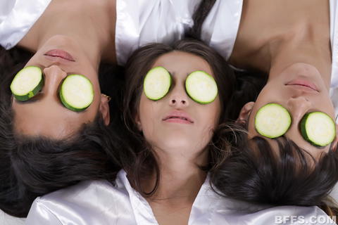 Gabriela Lopez - Gabriela Lopez Having Group Sex At The Spa! - photo 6 of 18