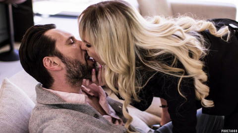 Lilly Bell - Lilly Bell Puts The Moves On A Married Man And Gets A Huge Facial! - photo 8 of 15