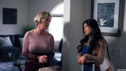 Dee Williams - Dee Williams And Lulu Chu In We Mustn’t Upset Him! - photo 1 of 1