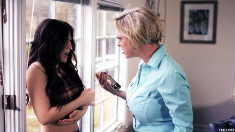 Dee Williams - Dee Williams And Lulu Chu In We Mustn’t Upset Him! - photo 1 of 1