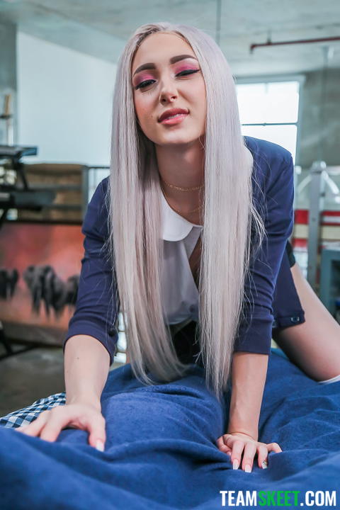 Skylar Vox - Spend The Day With Skylar Vox Having Sex! - photo 8 of 24