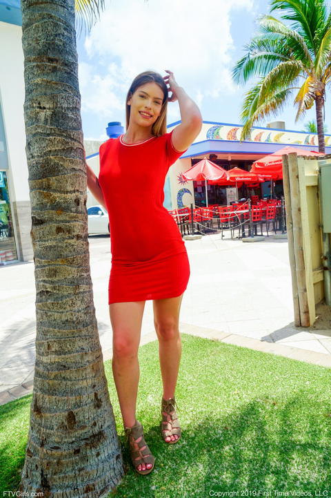 Leah Lee - Leah Lee Flashing While In Her Sexy Red Dress! - photo 1 of 1