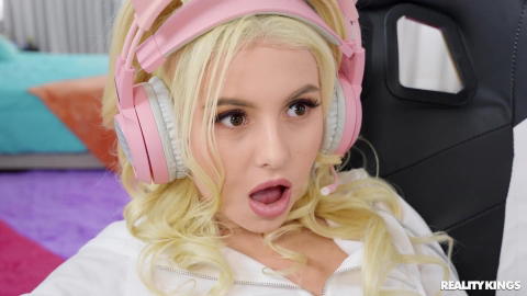 Aria Banks - Aria Banks Is The Sexy Gamer Girl That Fucks! - photo 1 of 1