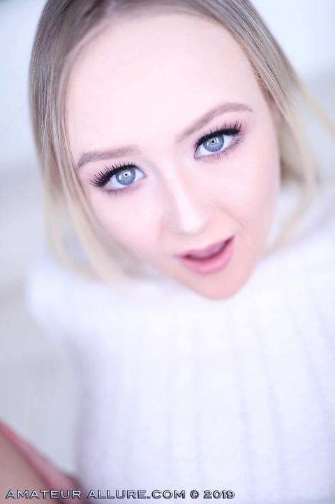 Natalia Queen - Natalia Queen Close Up Sex Pictures From Amateur Allure! - photo 15 of 18