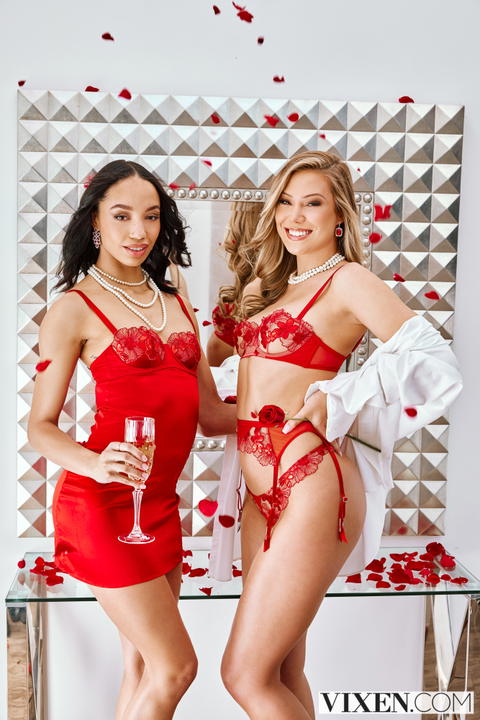 Alexis Tae - Avery Cristy And Alexis Tae In A Threesome With Alex Jones! - photo 1 of 1