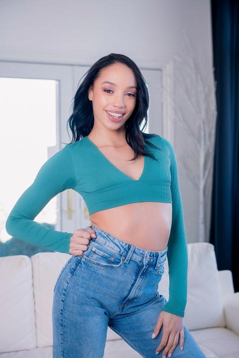 Alexis Tae - Alexis Tae In LA Fucking For Penthosue! - photo 1 of 1