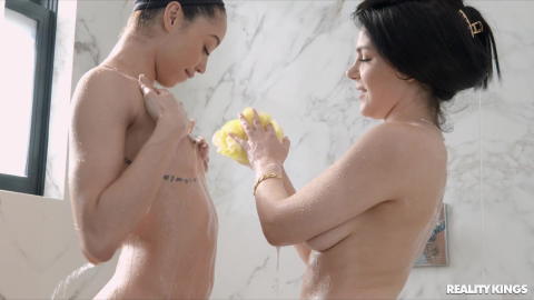 Alexis Tae - Valentina Nappi And Alexis Tae Clean Up For Ass Play! - photo 1 of 1
