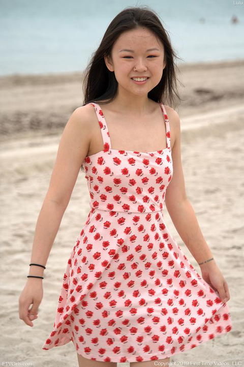 Lulu Chu - Lulu Chu In A Short Dress With No Bra Or Panties On! - photo 1 of 1
