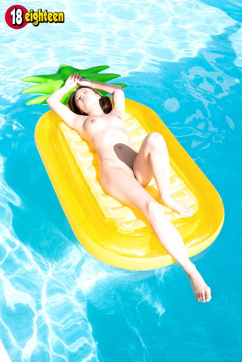 Lulu Chu - Lulu Chu Takes Off Her String Bikini And Gets In The Pool! - photo 14 of 16
