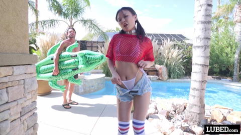 Lulu Chu - Answear Me This How Does Lulu Chu Keep Getting Sexier? - photo 1 of 1