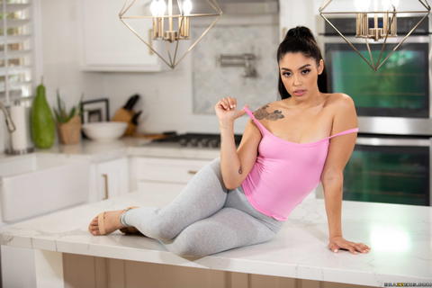 Vanessa Sky - Vanessa Sky Torn Yoga Pants Sex Pictures! - photo 5 of 24
