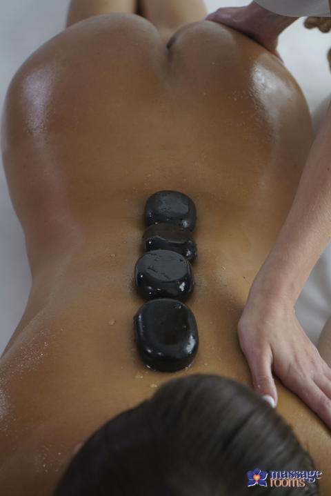 Josephine Jackson - Sofia Lee And Josephine Jackson In A Lesbian Massage Set! - photo 6 of 24