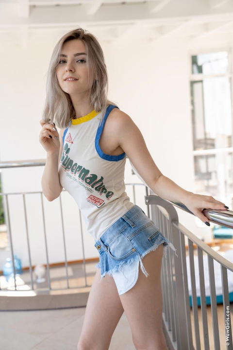 Eva Elfie - Eva Elfie Posing In Her Slut Skirt! - photo 1 of 1