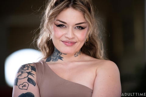Vanessa Vega - Vanessa Vega Threesome With Robby Apples And Nathan Bronson! - photo 1 of 1