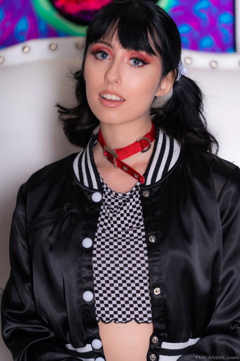 Daphne Dare - Daphne Dare In A Hot Face Fuck Scene! - photo 1 of 1