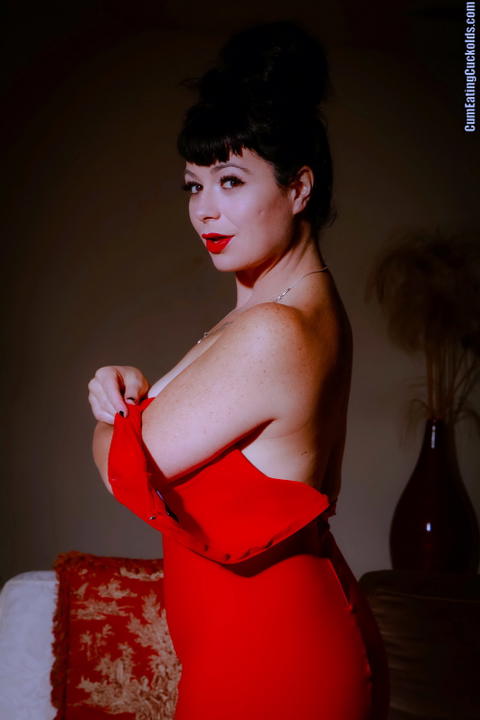 Siouxsie Q - Siouxsie Q Drops Her Tight Red Dress! - photo 8 of 12