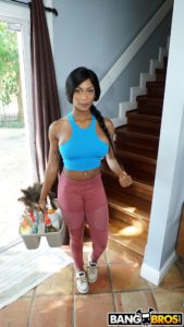 Sarai Minx Is Cleaning Up His Cock!