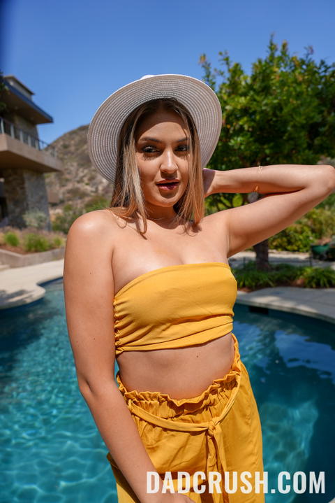 Gizelle Blanco - Gizelle Blanco Makes Her Dad Crush Very Happy! - photo 1 of 1