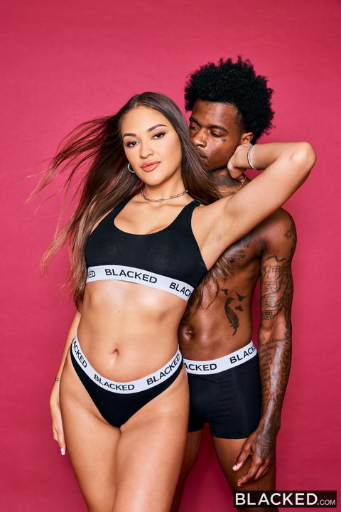 Gizelle Blanco - Gizelle Blanco Posing For Blacked And Than Fucking A BBC! - photo 1 of 1