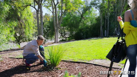 Lily Larimar - Lily Larimar Is Getting Fucked By The Landscaper! - photo 3 of 24