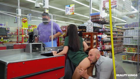 Kimmy Kimm - Kimmy Kimm Gets Fucked At The Supermarket! - photo 5 of 24