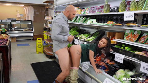 Kimmy Kimm - Kimmy Kimm Gets Fucked At The Supermarket! - photo 9 of 24