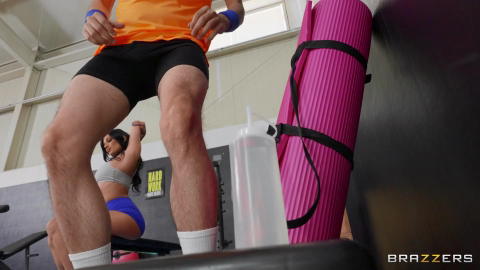 Mona Azar - Mona Azar Is Fucking Ricky Spanish At The Gym! - photo 1 of 1