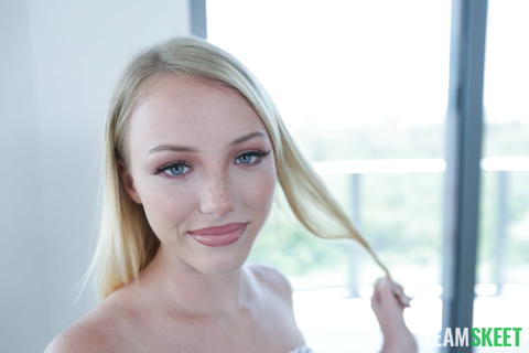 Dixie Lynn - Dixie Lynn Giving A Younger Man Some Pussy! - photo 1 of 1