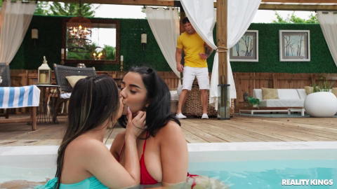 Xxlayna Marie - Roxie Sinner And Xxlayna Marie Strap On Sex And More With GI Joey! - photo 3 of 24
