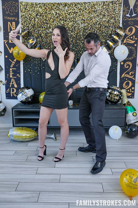 Jazmin Luv - Family Strokes Brings Us Jazmin Luv And Liz Jordan! - photo 1 of 1