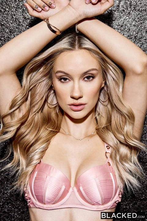 Jazmin Luv - Jazmin Luv is Fucking For Blacked! - photo 1 of 1