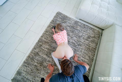 Coco Lovelock - Coco Lovelock Spending The Day Fucking For Tiny Sis! - photo 12 of 24