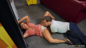 Carmela Clutch Is Stuck And Gets Fucked By Kyle Mason!