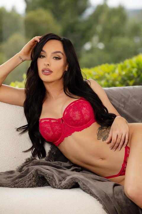 Penthouse - Alyssa Posey, Naked Posing For Penthouse! - photo 2 of 12
