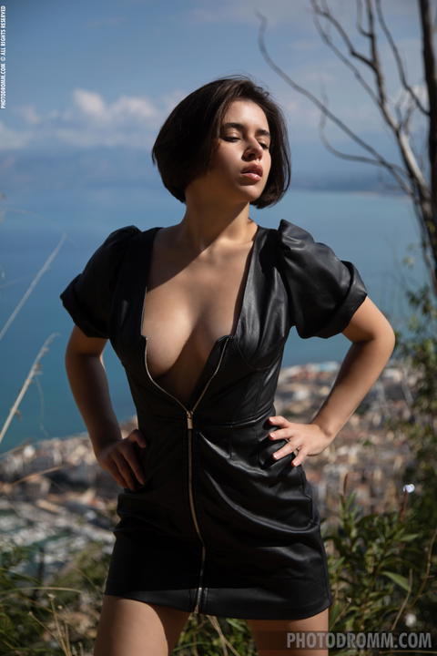 Photodromm - Ruth Gets Nude Overlooking The Ocean! - photo 1 of 9