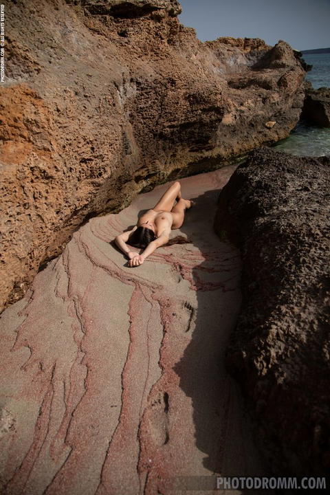 Photodromm - Tessa Is Posing In Her Pink Bikini! - photo 6 of 12