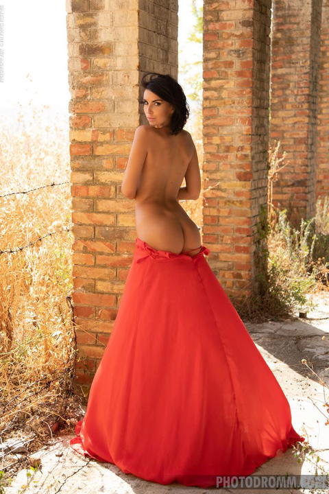 Photodromm - Giselle Has Long Legs And Really Big Boobies! - photo 5 of 12