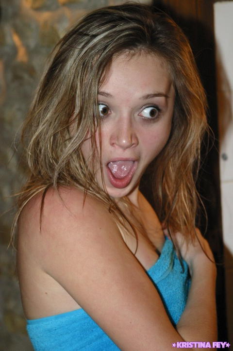 Kristina Fey - Kristina Fey So Cute In Her Bath Towel! - photo 1 of 1