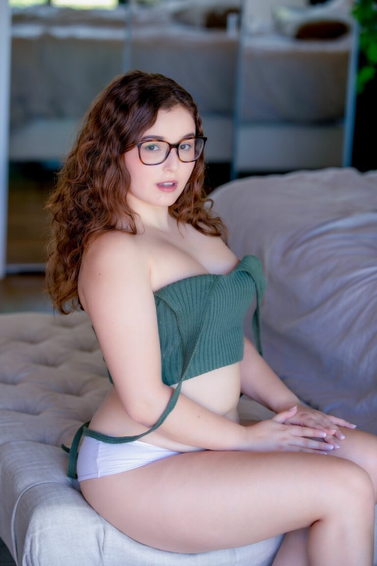 Leana Lovings - Leana Lovings Is Now Getting Cum On Her Boobs For Penthouse! - photo 1 of 1