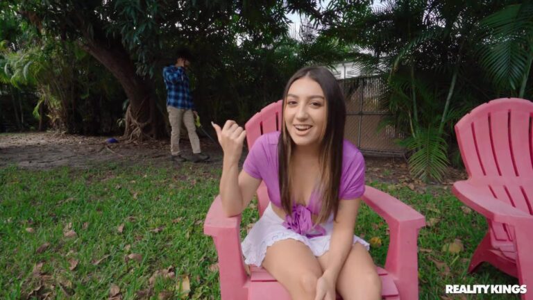 Violet Gems - Violet Gems Is Fucking A Lawn Guy! - photo 1 of 1