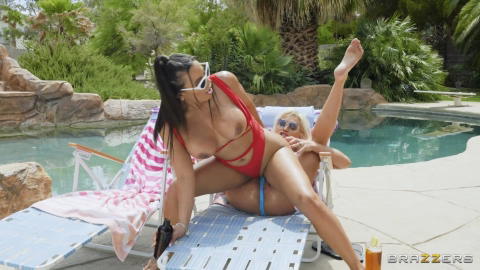 Charli Phoenix - Charli Phoenix And Luna Star Hot As Hell Threesome! - photo 1 of 1