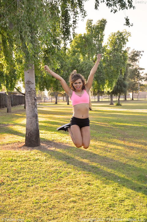 Destiny Cruz - Destiny Cruz With A Bit Of Flashing At The Park! - photo 10 of 12
