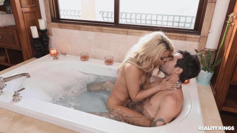 Destiny Cruz - Destiny Cruz In The Tub Fucking Having Anal Sex With Lucky Fate! - photo 1 of 1