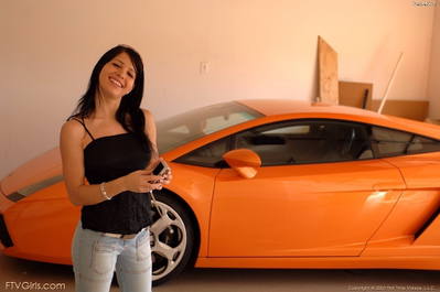 Rebeca Linares Posing