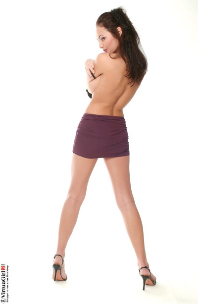 Jennifer Max Legs