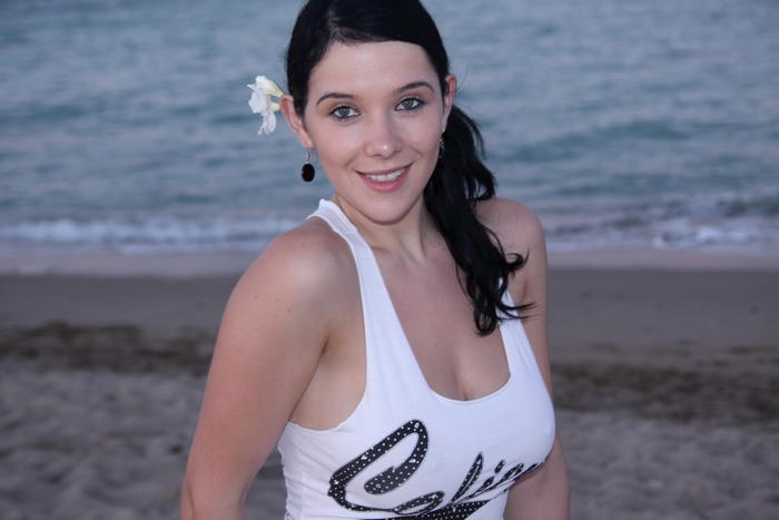 Adrianne Black Shows Her Tits On The Beach!