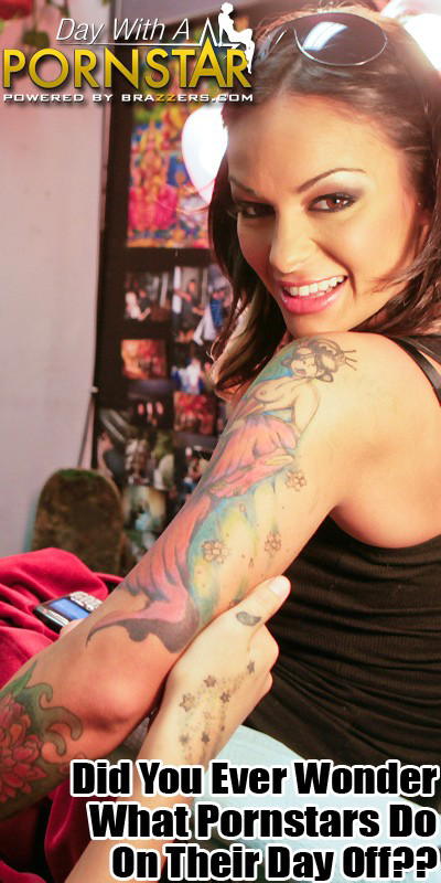 Angelina Valentine - An Exclusive Day With Angelina Valentine - photo 1 of 1