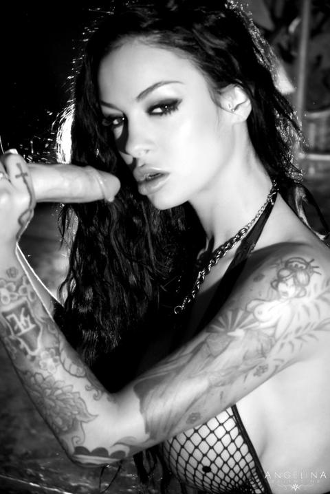 Angelina Valentine - Angelina Valentine Monochrome Blow Job! - photo 1 of 1