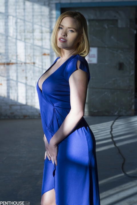 Krissy Lynn - Krissy Lynn Makes An Empty Factory So Fucking Sexy! - photo 1 of 1
