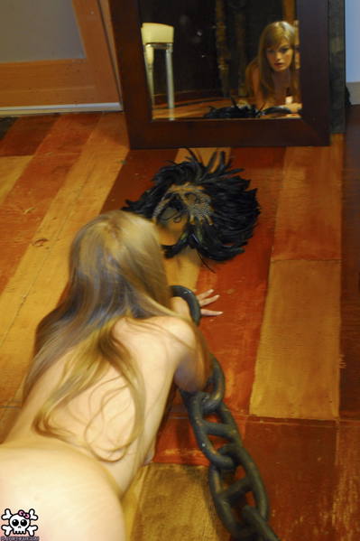 Faye Reagan On All Fours Faye Reagan On All Fours